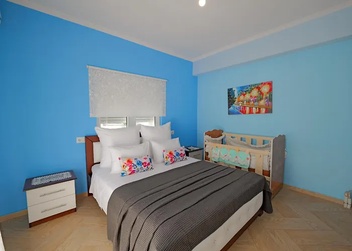 Kristal Apartments